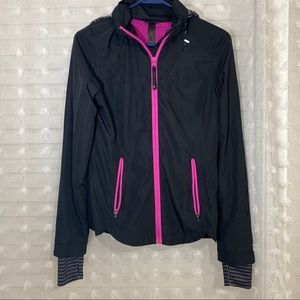 Windbreaker with pink details